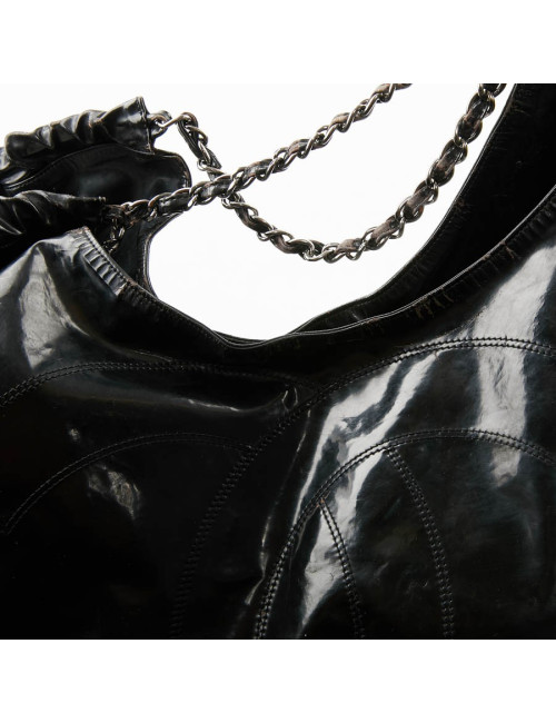 Sac cabas CHANEL cuir verni noir