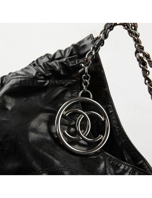 Sac cabas CHANEL cuir verni noir