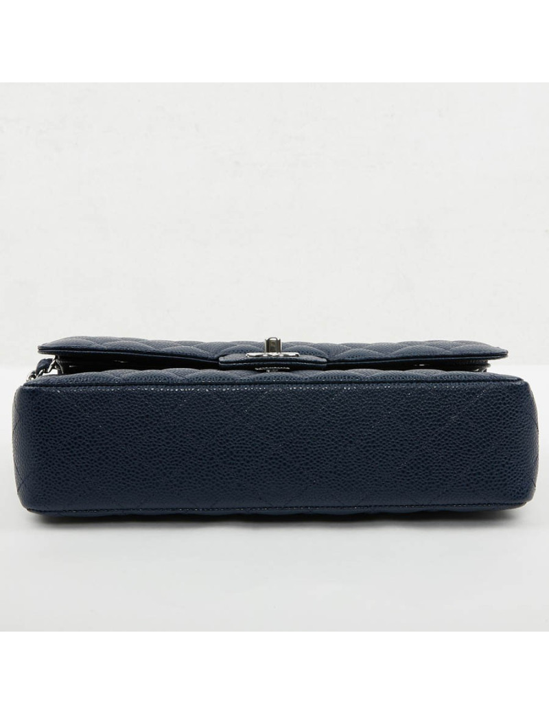 Timeless CHANEL cuir caviar bleu 