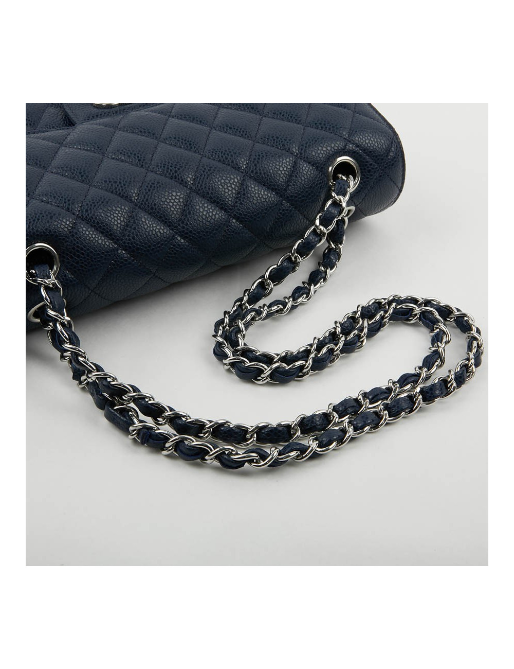 Sac Timeless CHANEL cuir caviar bleu 