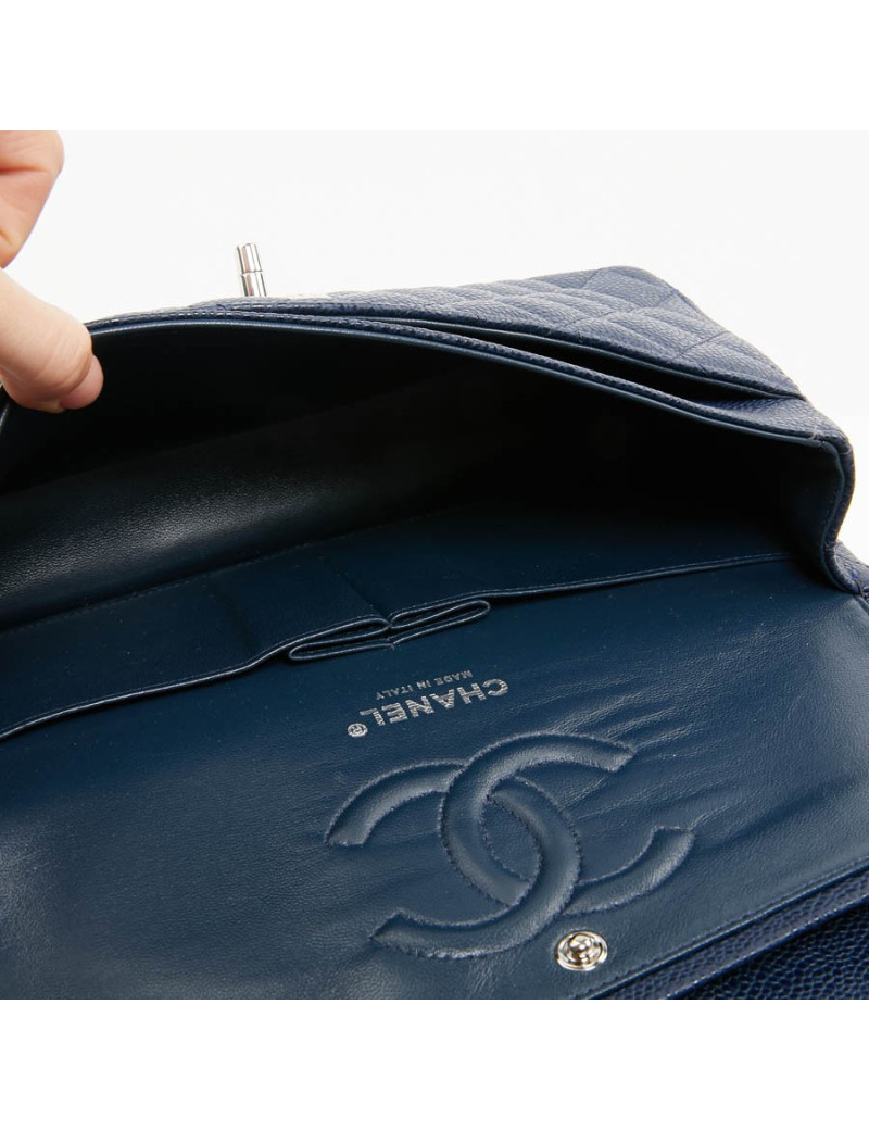 Sac Timeless CHANEL cuir caviar bleu 