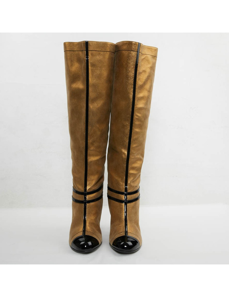 Bottes T 39 CHANEL cuir doré et bandes vernies noires