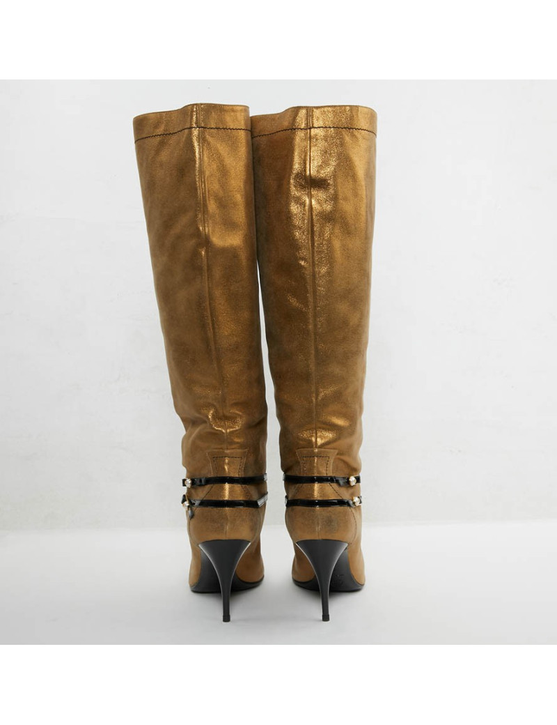 Bottes T 39 CHANEL cuir doré et bandes vernies noires