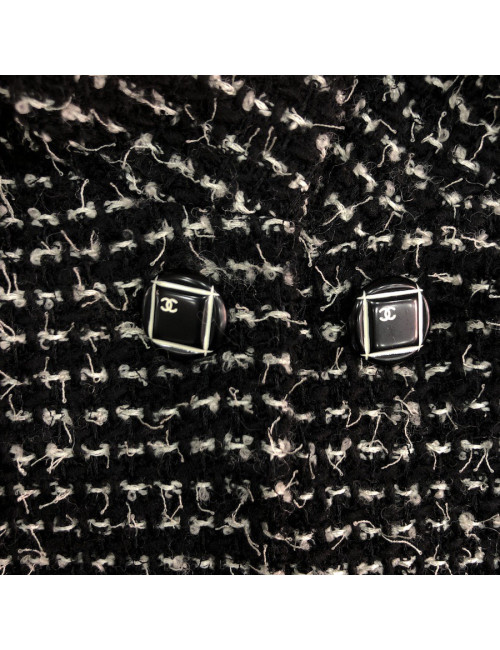 Veste T 36 CHANEL en tweed noir avec rayures blanches. Etiquette à l'intérieur noir