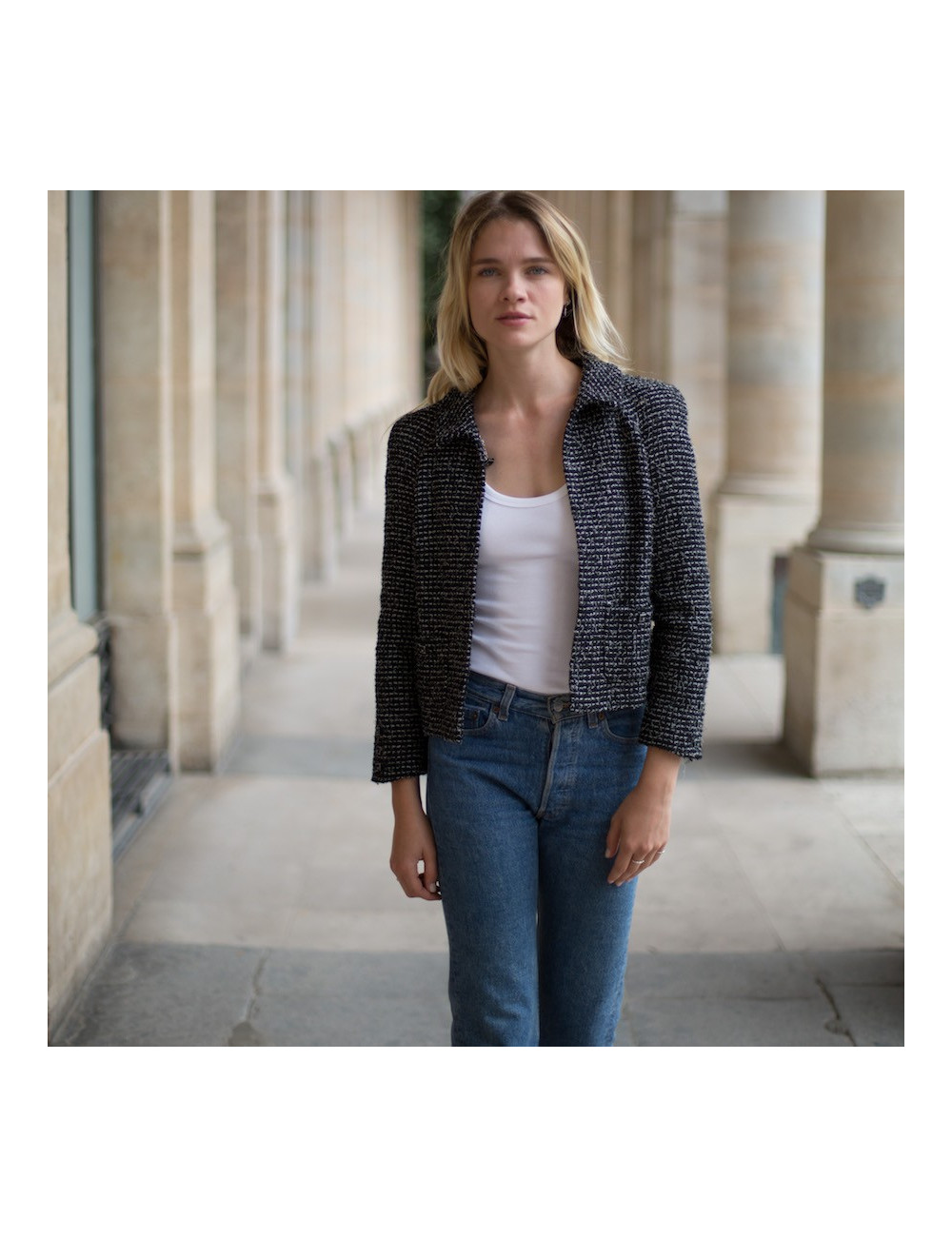 Veste T 36 CHANEL en tweed noir avec fil blanc