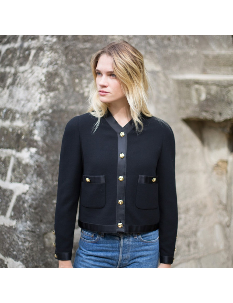 Veste T 38  CHANEL noir  ganses en soie noire