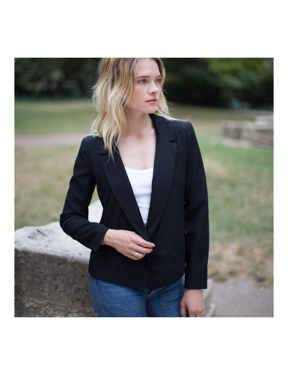 Veste T 34 CHANEL croisée  laine noire