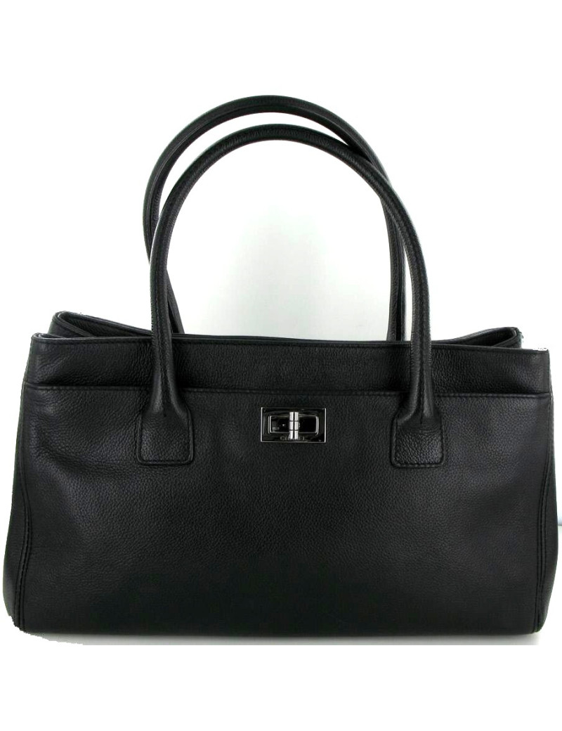 Sac CHANEL en cuir noir