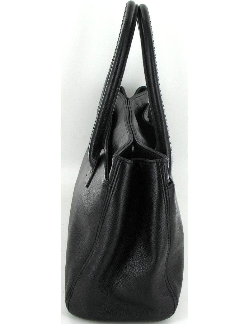 Sac CHANEL en cuir noir