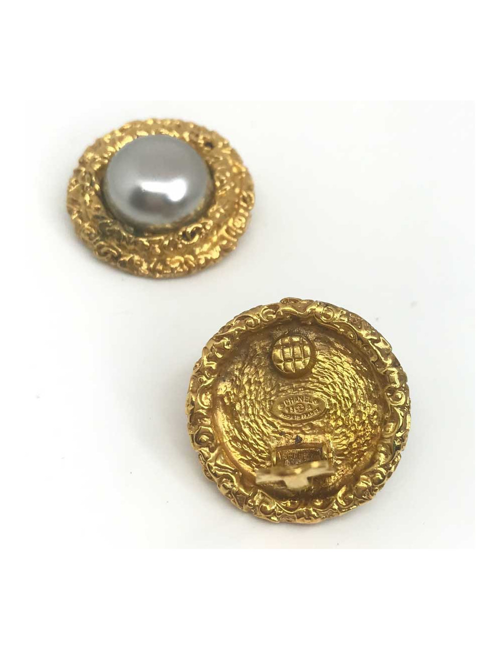 Clips CHANEL nacre grise Vintage