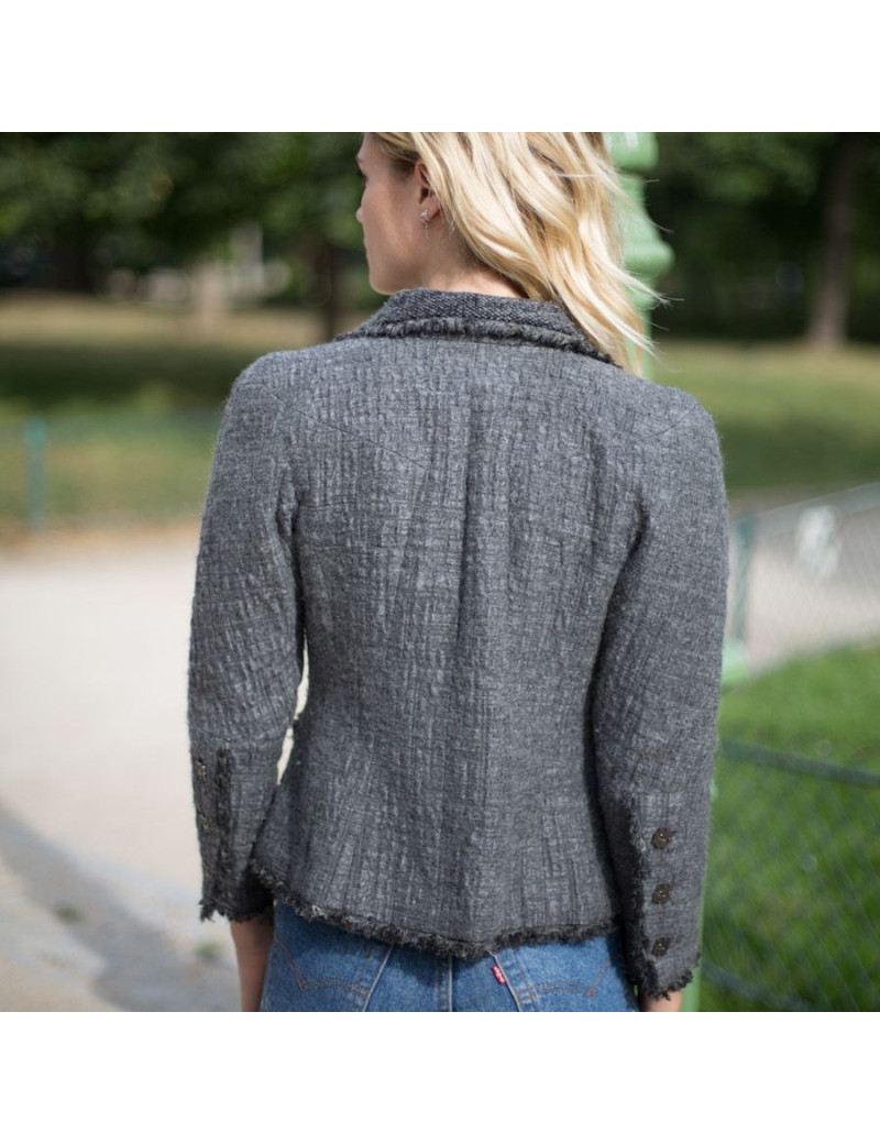 Veste T36 CHANEL en tweed gris foncé avec deux boutons  sur le devant
