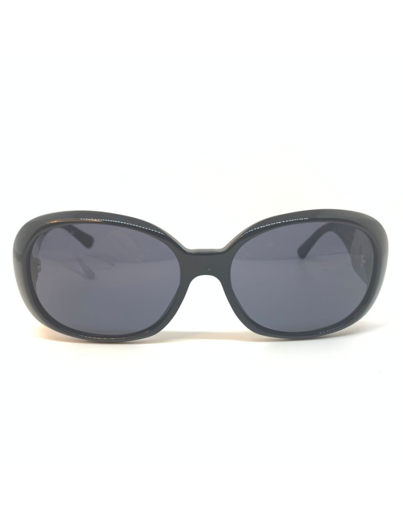 Chanel solaires noires et camélias blancs