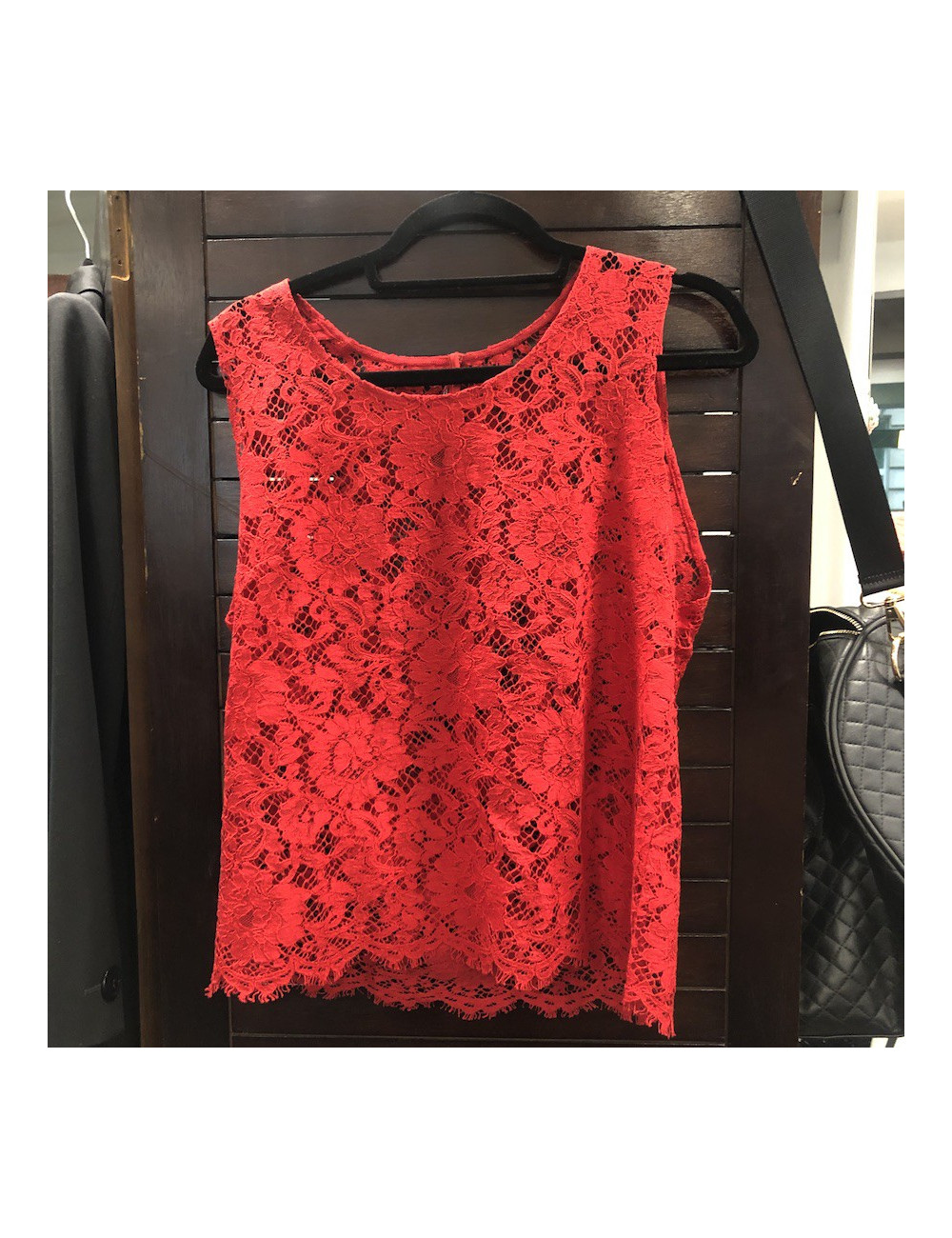 Top dentelle rouge SANS MARQUE