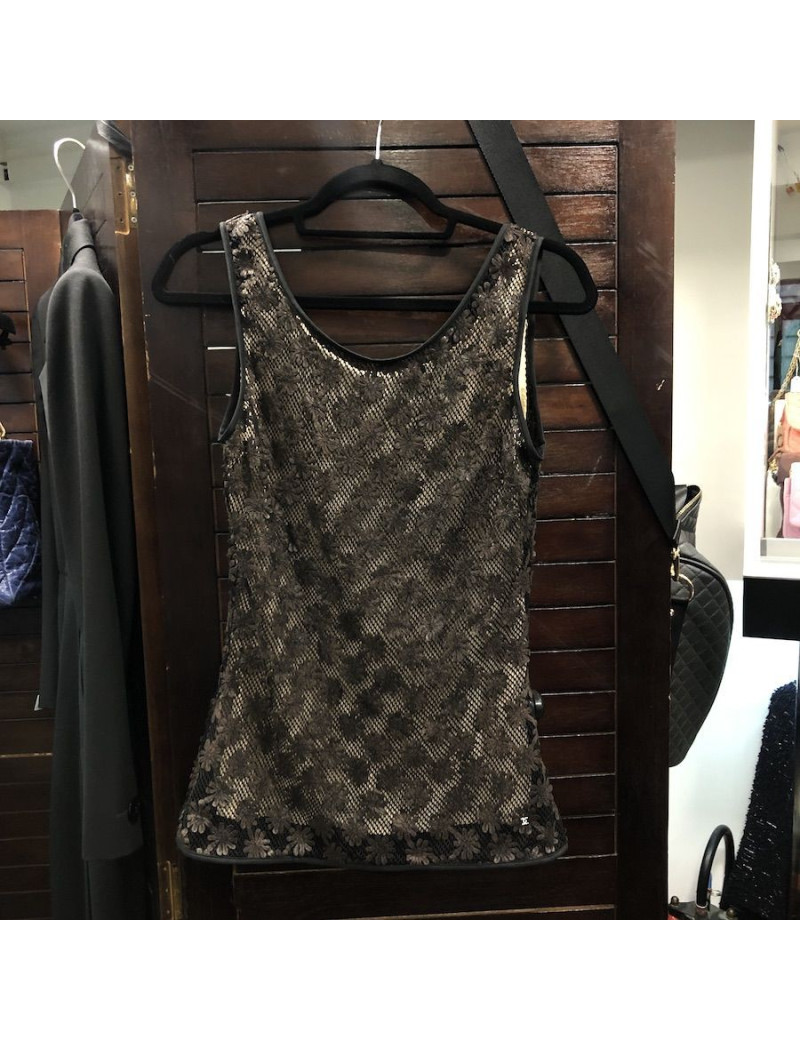 Haut CHANEL resillle noire avec fleurs cousues marron