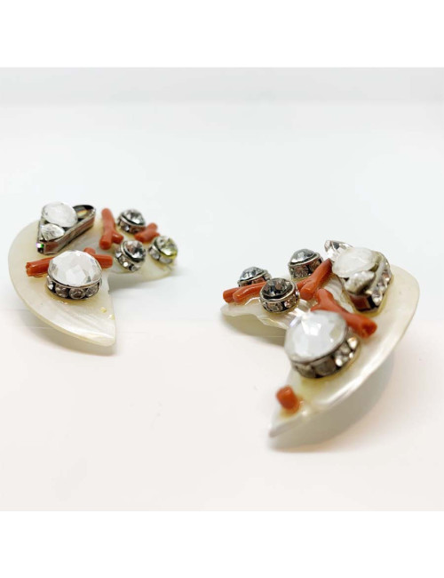 Boucles d'oreille nacre  corail et brillants