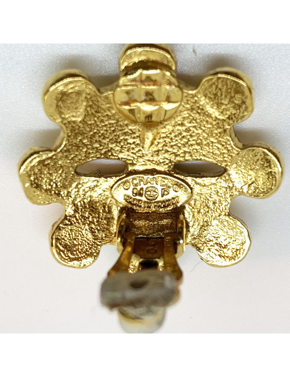 Boucles d'oreille vintage CHANEL clips dorés 