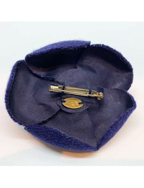 Broche camélia bleu CHANEL
