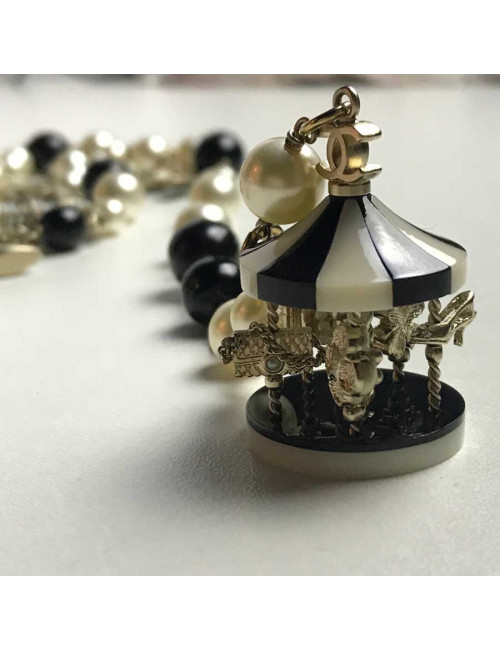 Ceinture sautoir CHANEL charms et perles