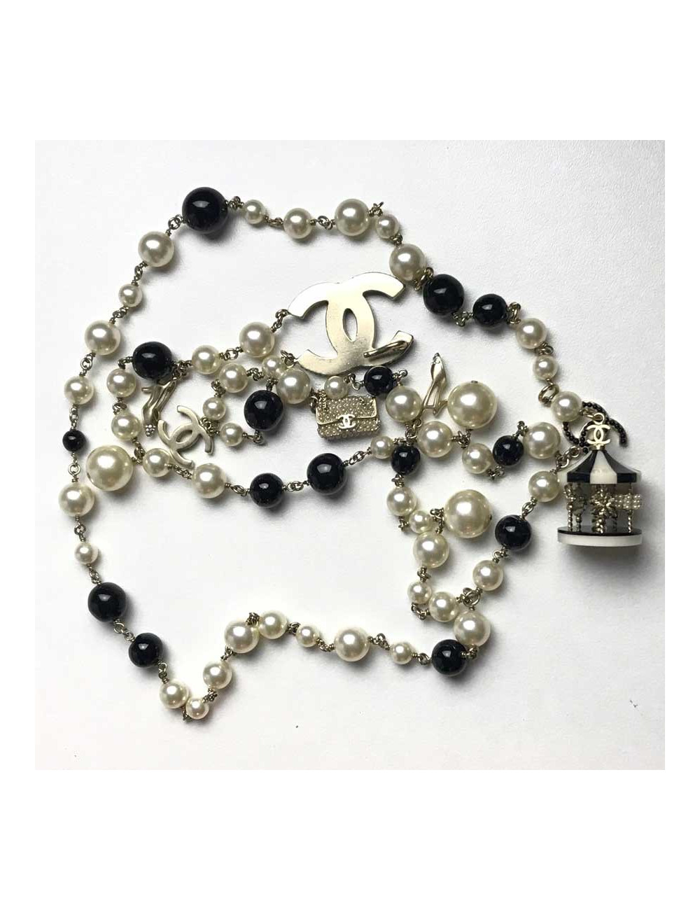 Ceinture sautoir CHANEL charms et perles