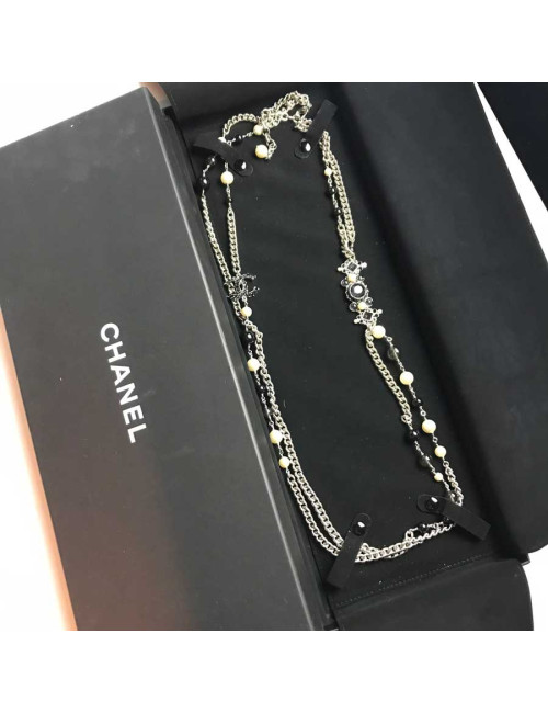 Sautoir Chanel CC argenté et perles