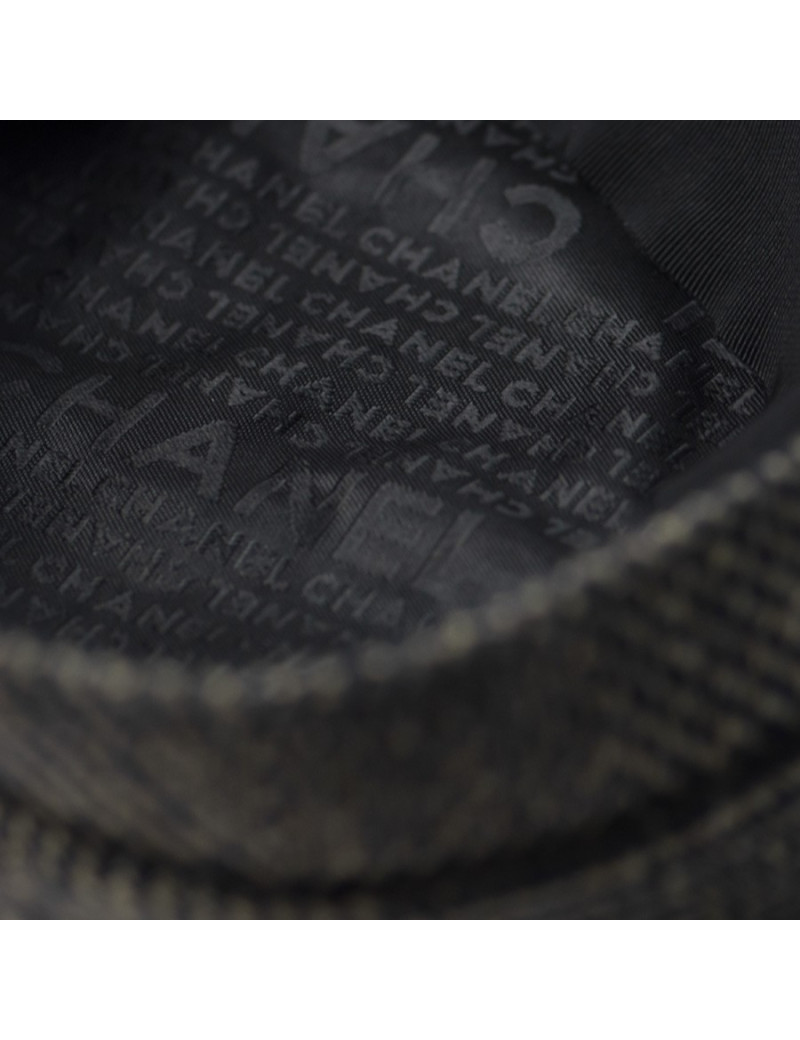 Béret CHANEL T57 chevrons beige et bleu