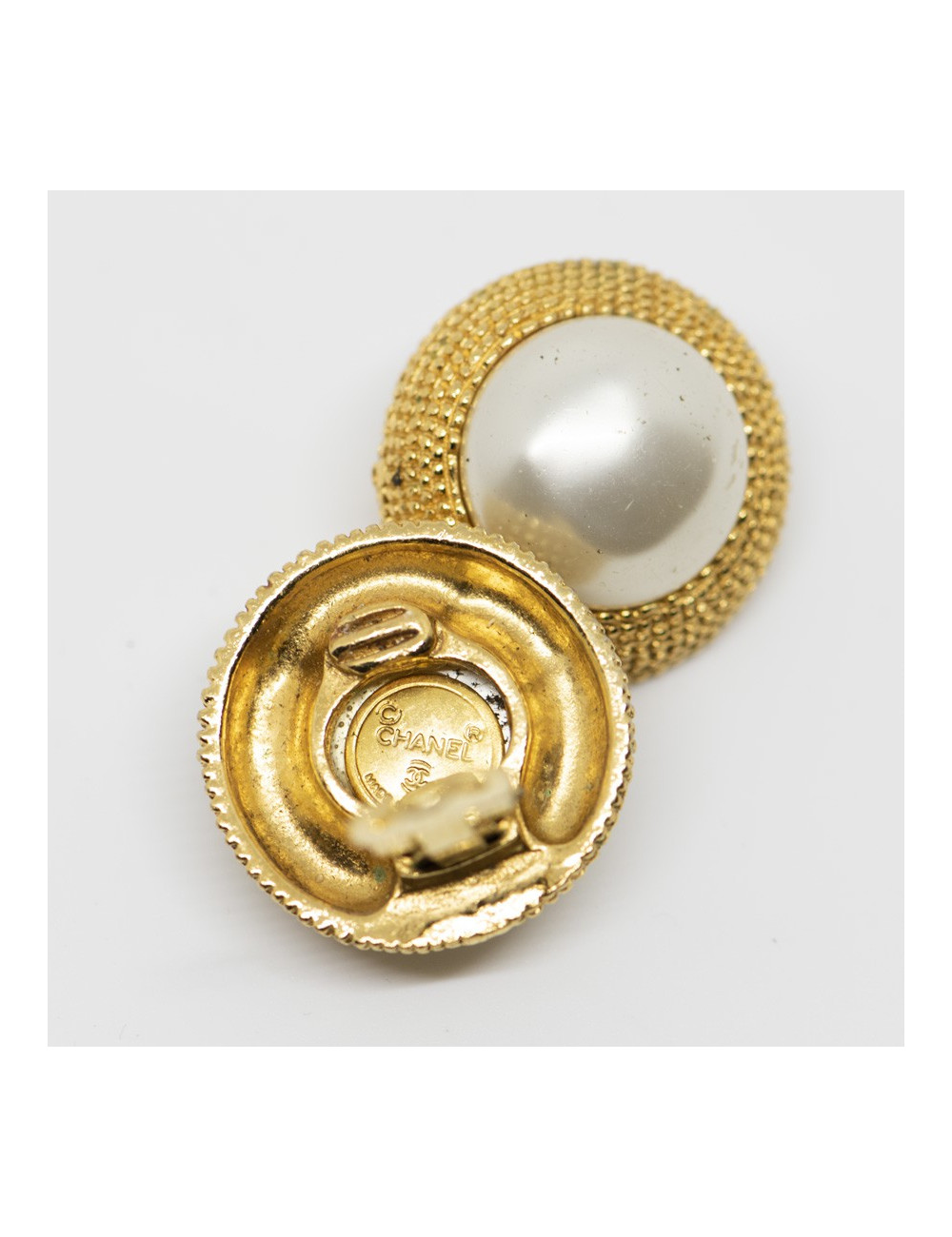 Clips CHANEL perles nacrées