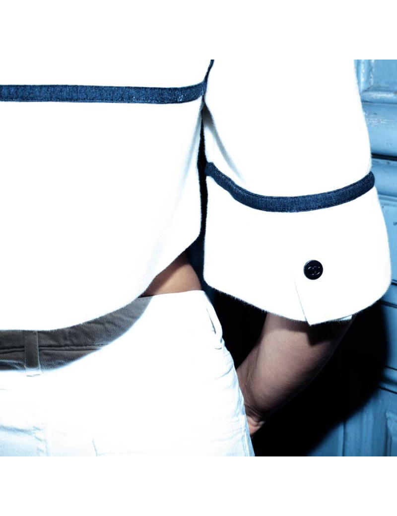 Gilet avec capuche CHANEL blanc et gansé de noir