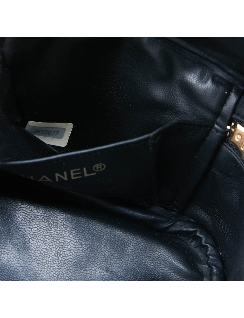 Vanity case CHANEL cuir d'agneau matelassé noir