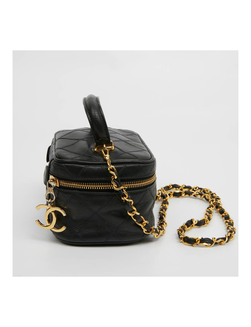 Vanity case CHANEL cuir d'agneau matelassé noir