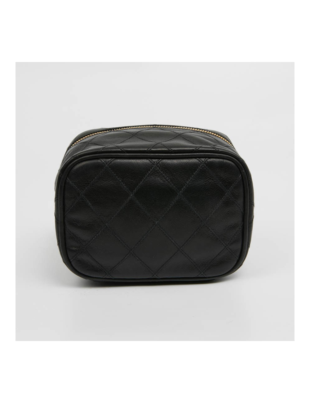 Vanity case CHANEL cuir d'agneau matelassé noir