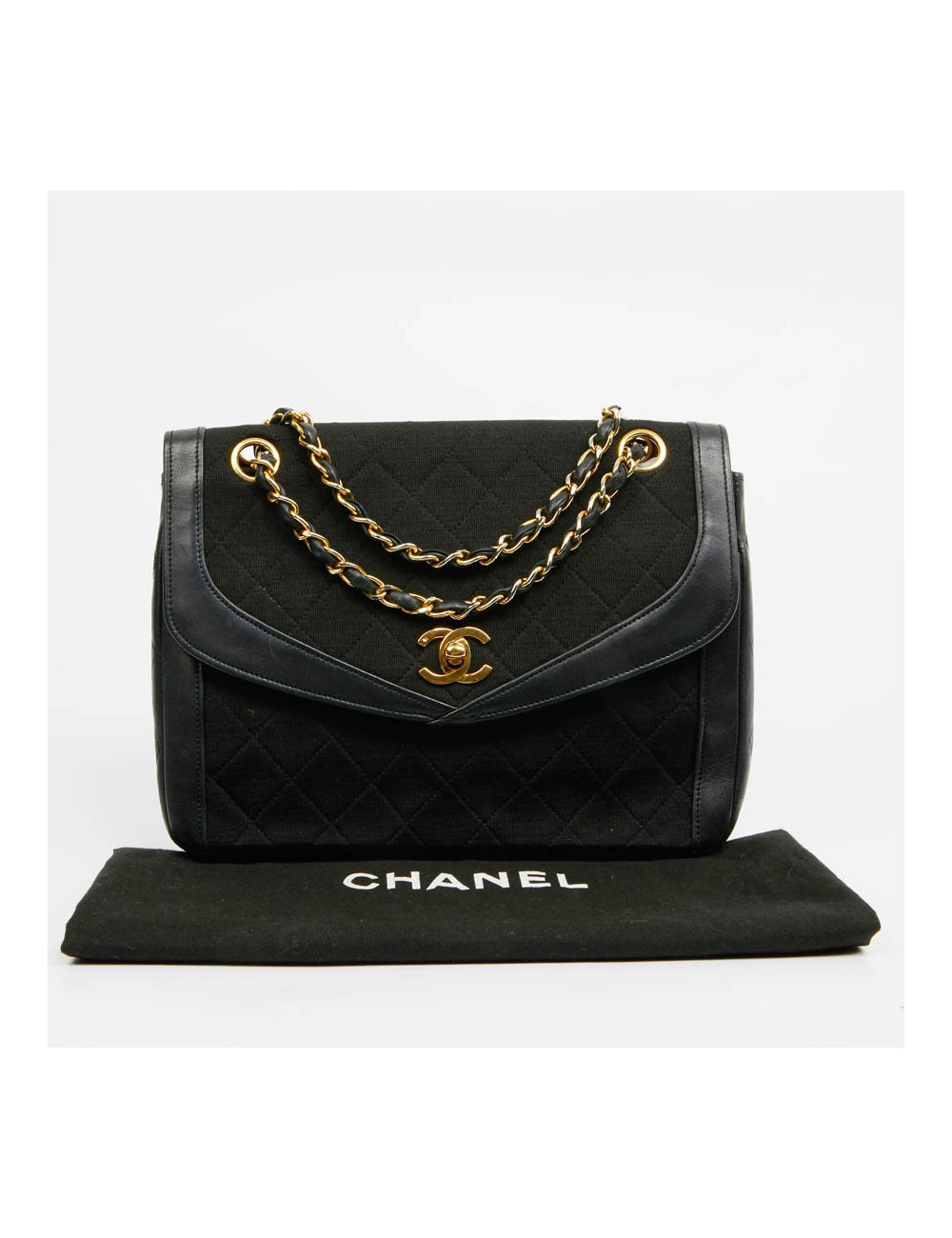 Sac Timeless CHANEL jersey noir et cuir