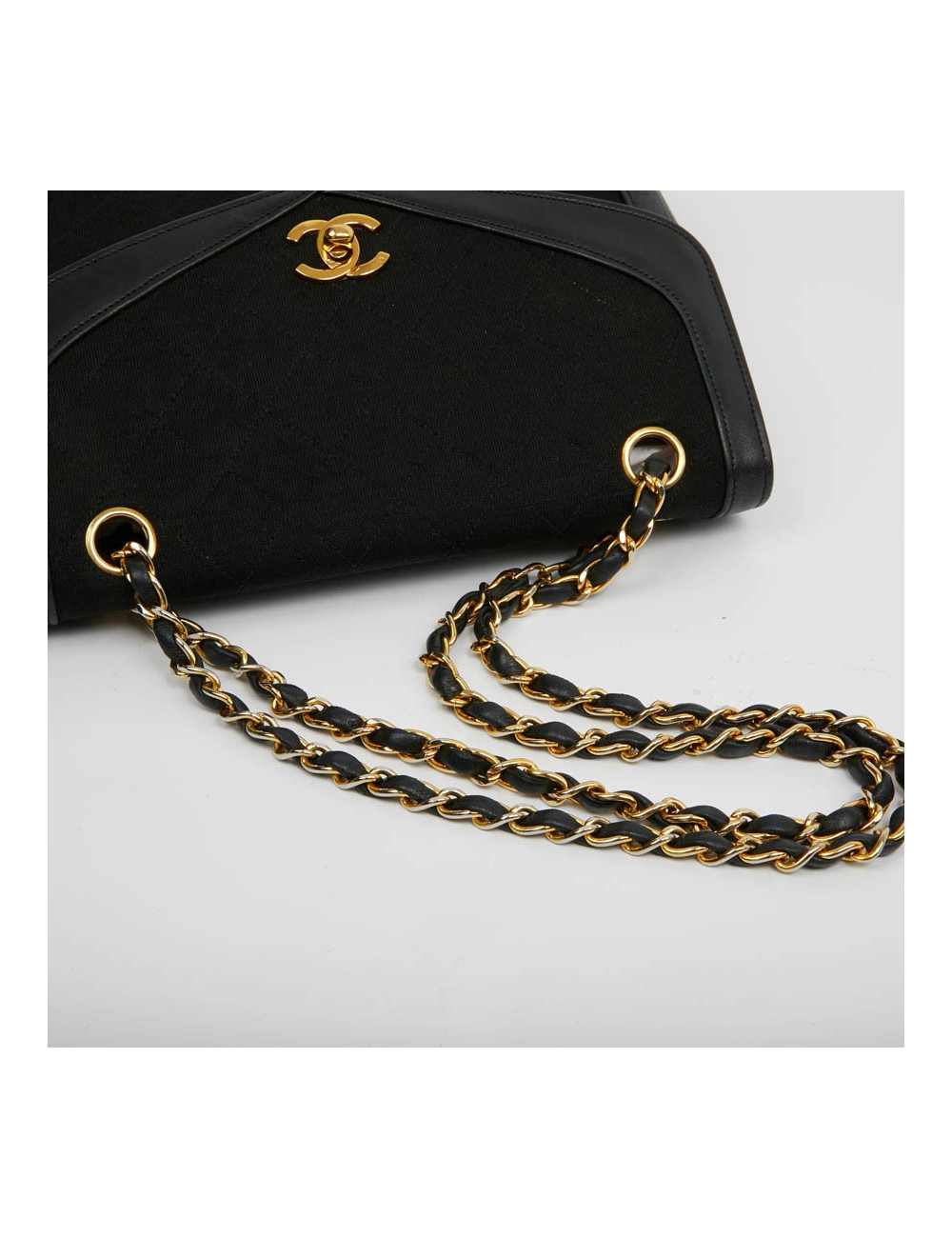 Sac Timeless CHANEL jersey noir et cuir
