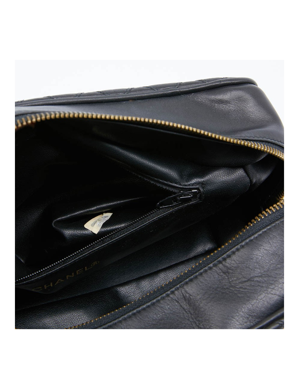 Trousse de toilette CHANEL cuir d'agneau matelassée noire