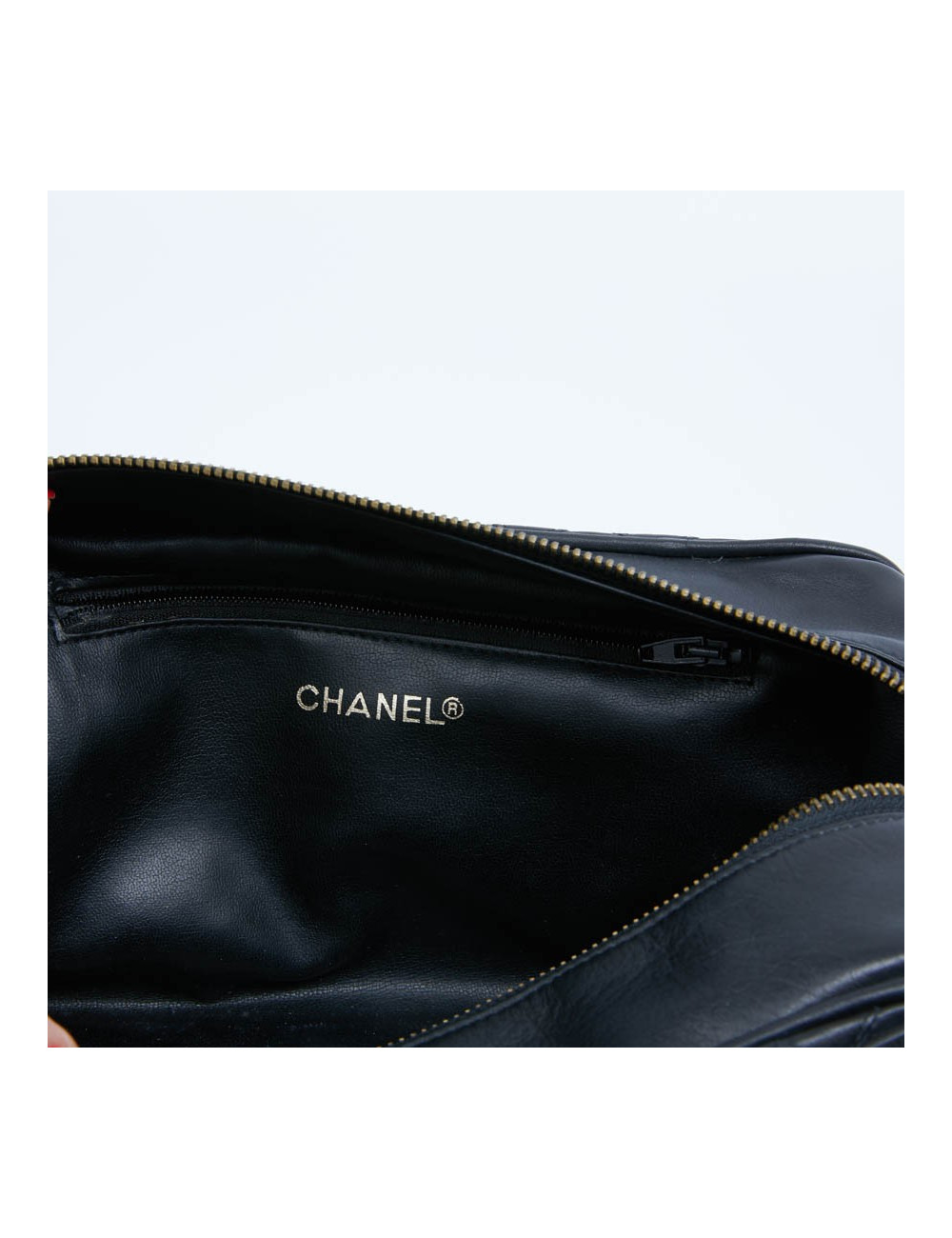 Trousse de toilette CHANEL cuir d'agneau matelassée noire