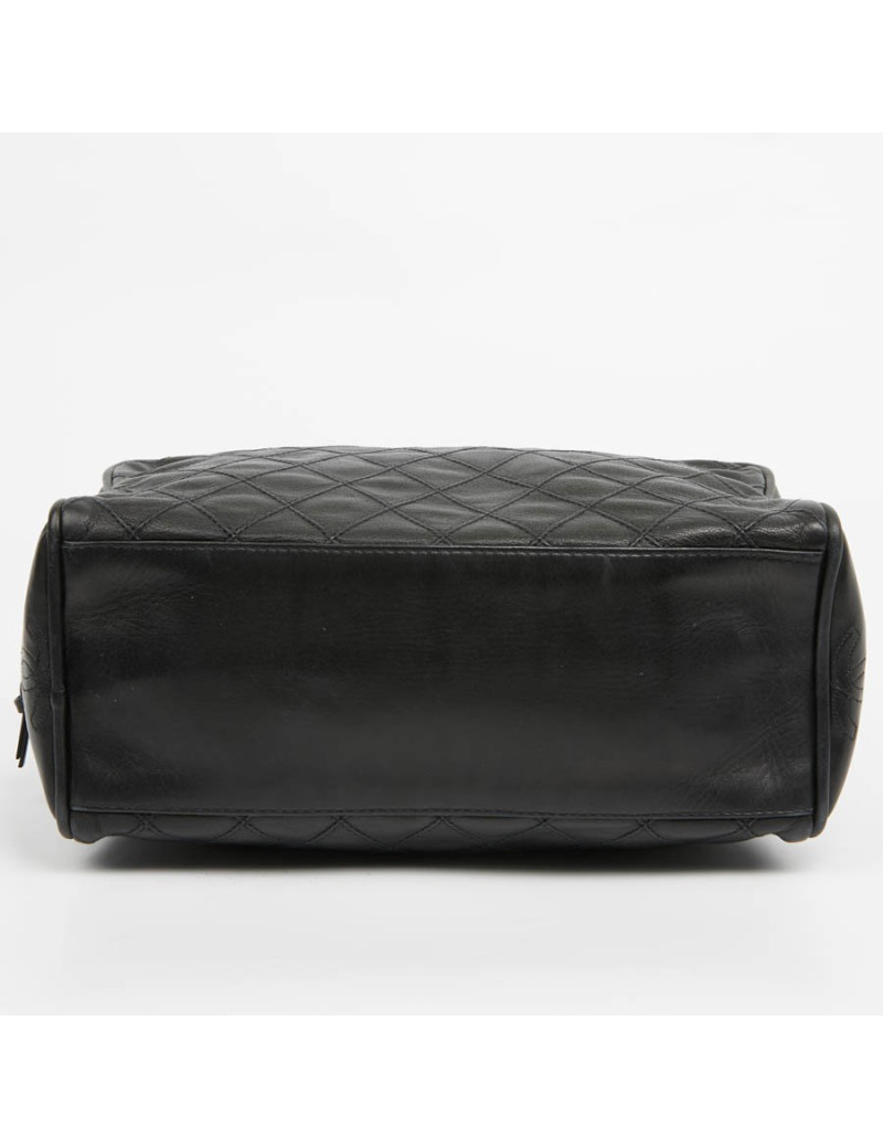 Trousse de toilette CHANEL cuir d'agneau matelassée noire