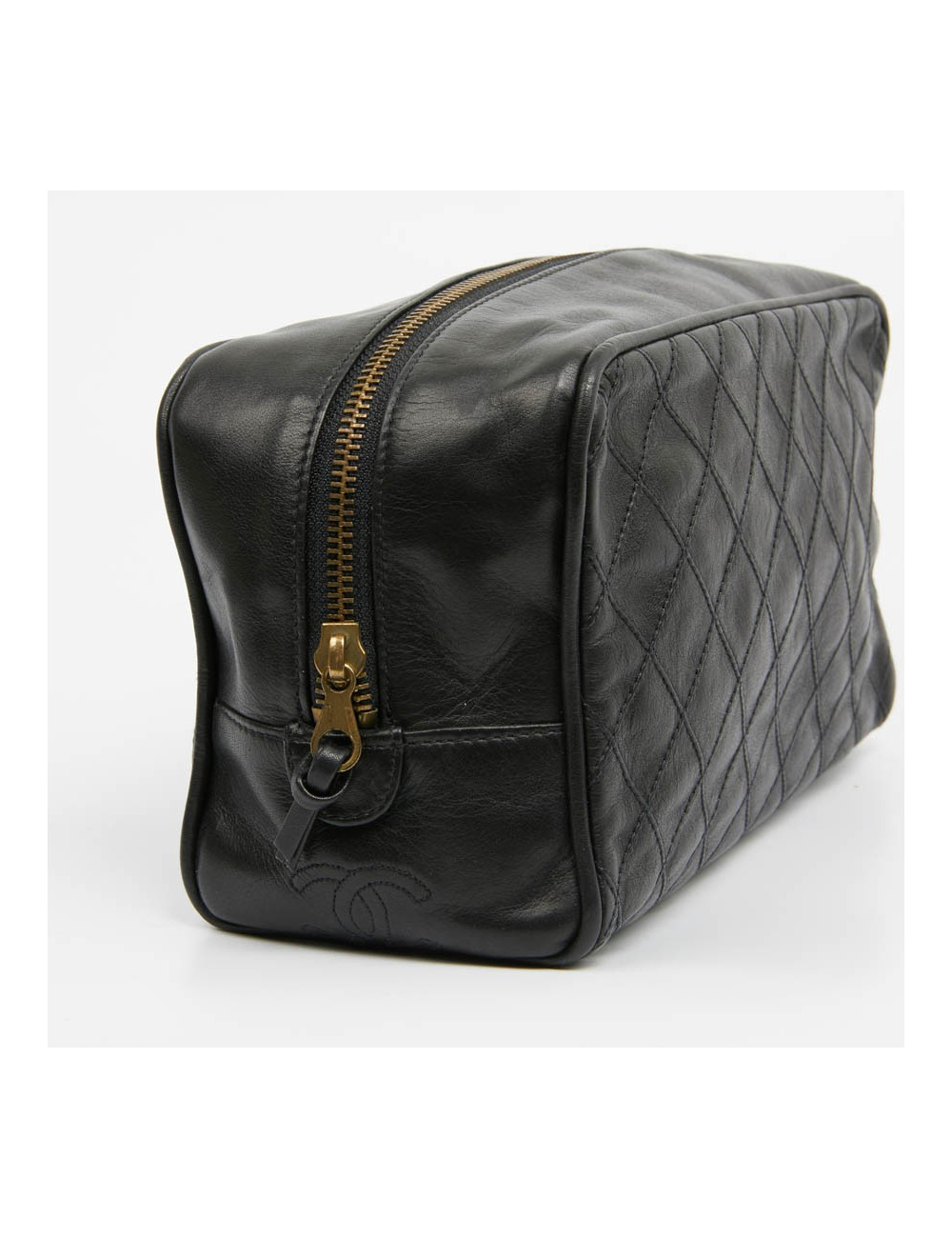 Trousse de toilette CHANEL cuir d'agneau matelassée noire