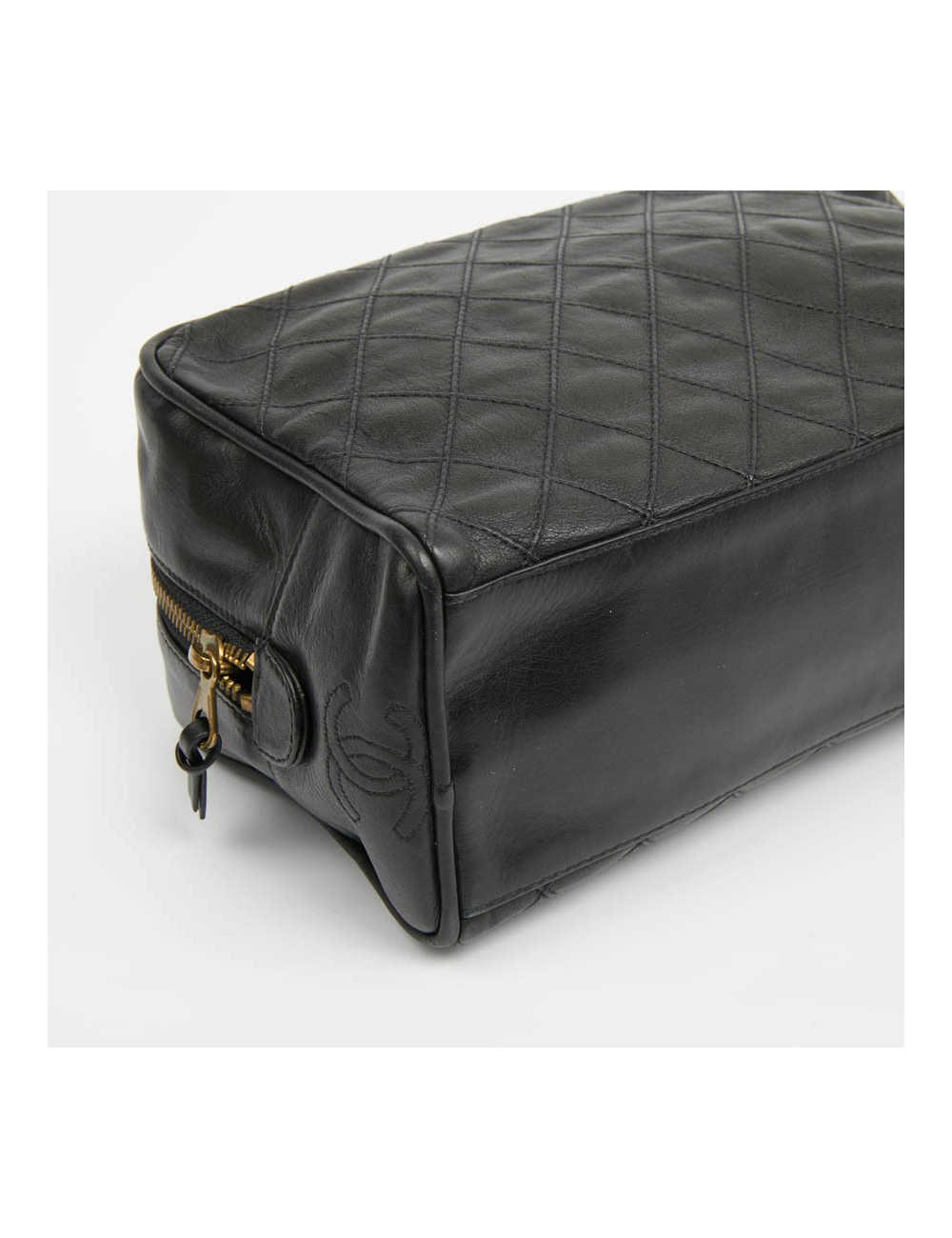 Trousse de toilette CHANEL cuir d'agneau matelassée noire