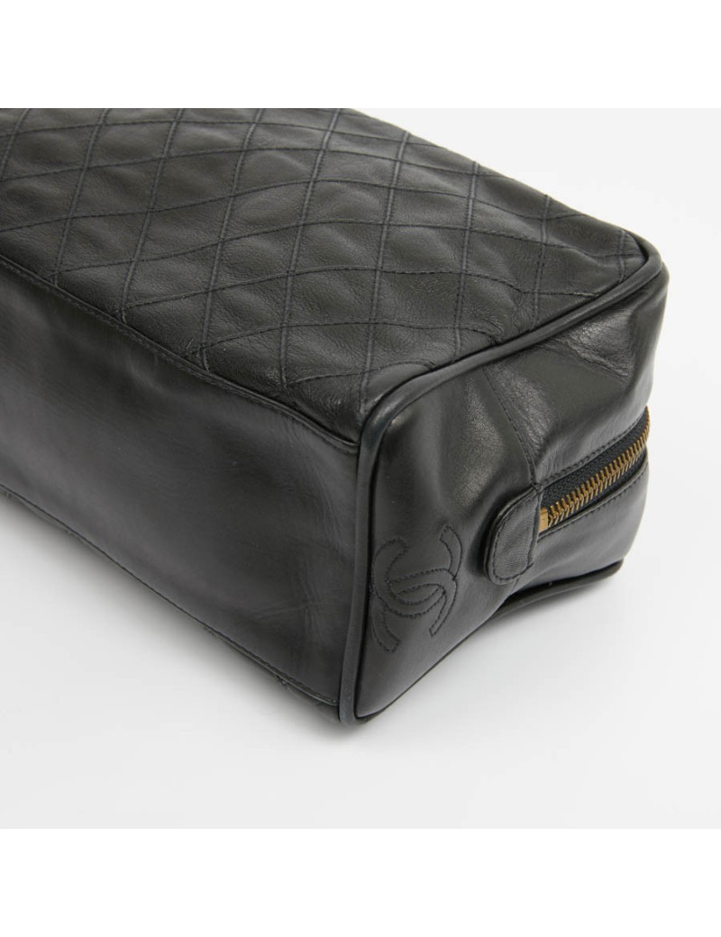 Trousse de toilette CHANEL cuir d'agneau matelassée noire