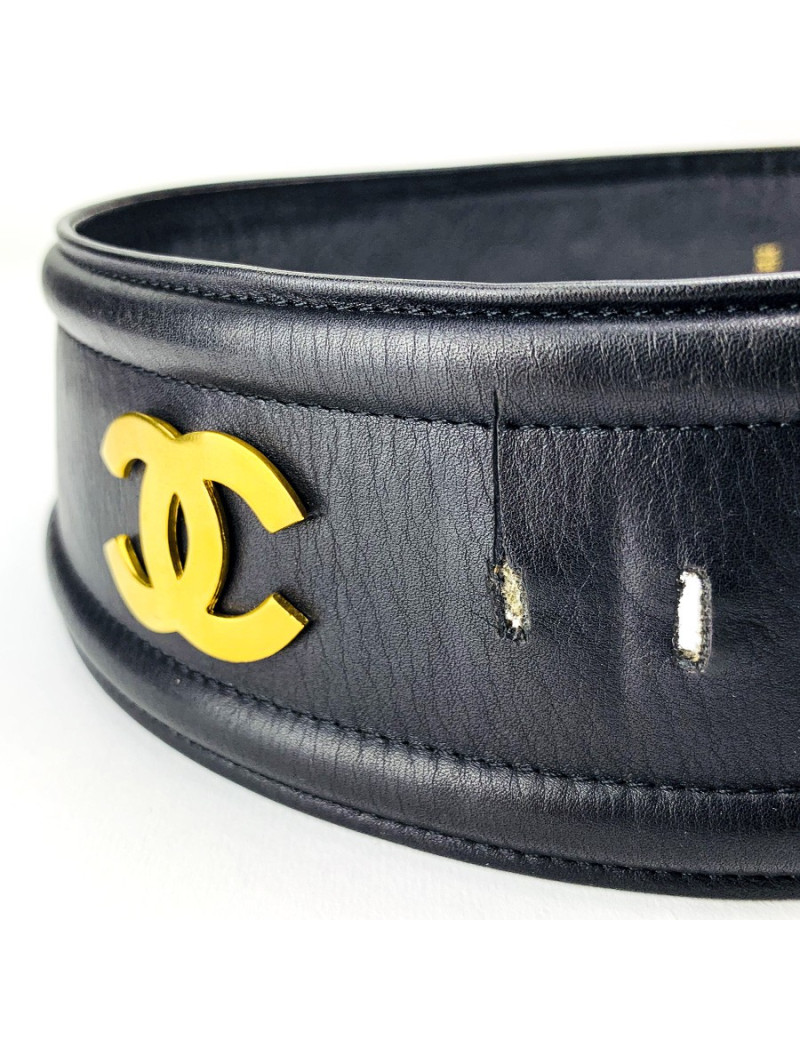 Ceinture CHANEL T 75 cuir noir et CC dorés