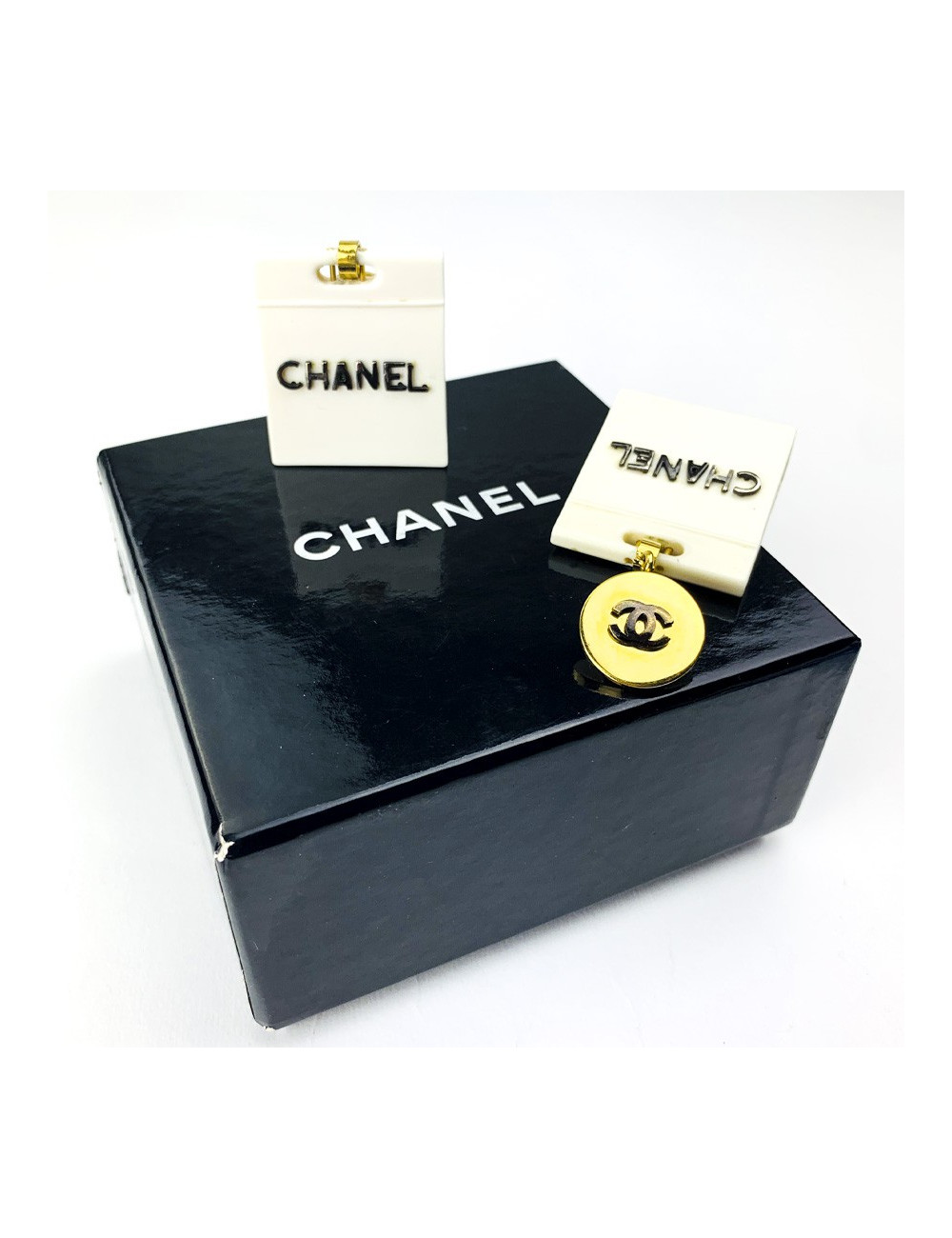 Clips d'oreille Chanel collector sac beiges
