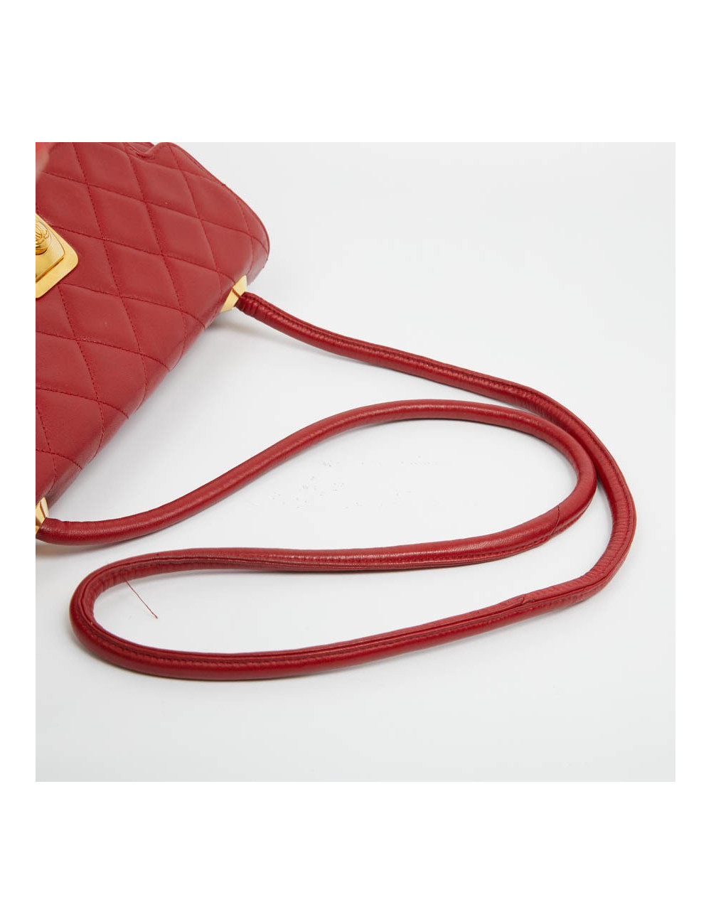 Sac épaule CHANEL cuir d'agneau matelassé rouge