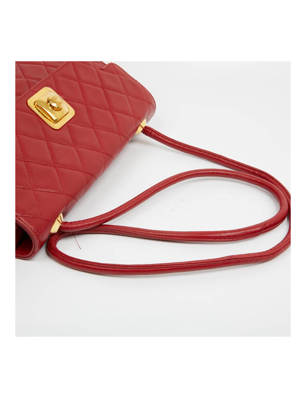 Sac épaule CHANEL cuir d'agneau matelassé rouge