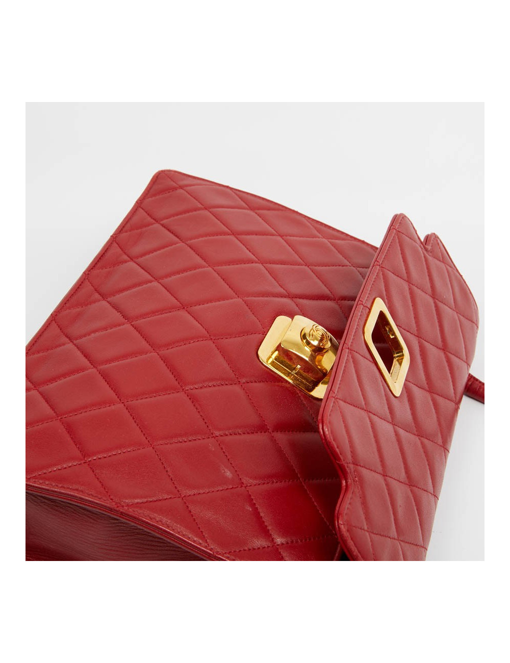 Sac épaule CHANEL cuir d'agneau matelassé rouge