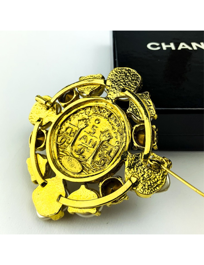 Broche CHANEL perles et brllants Swarovski