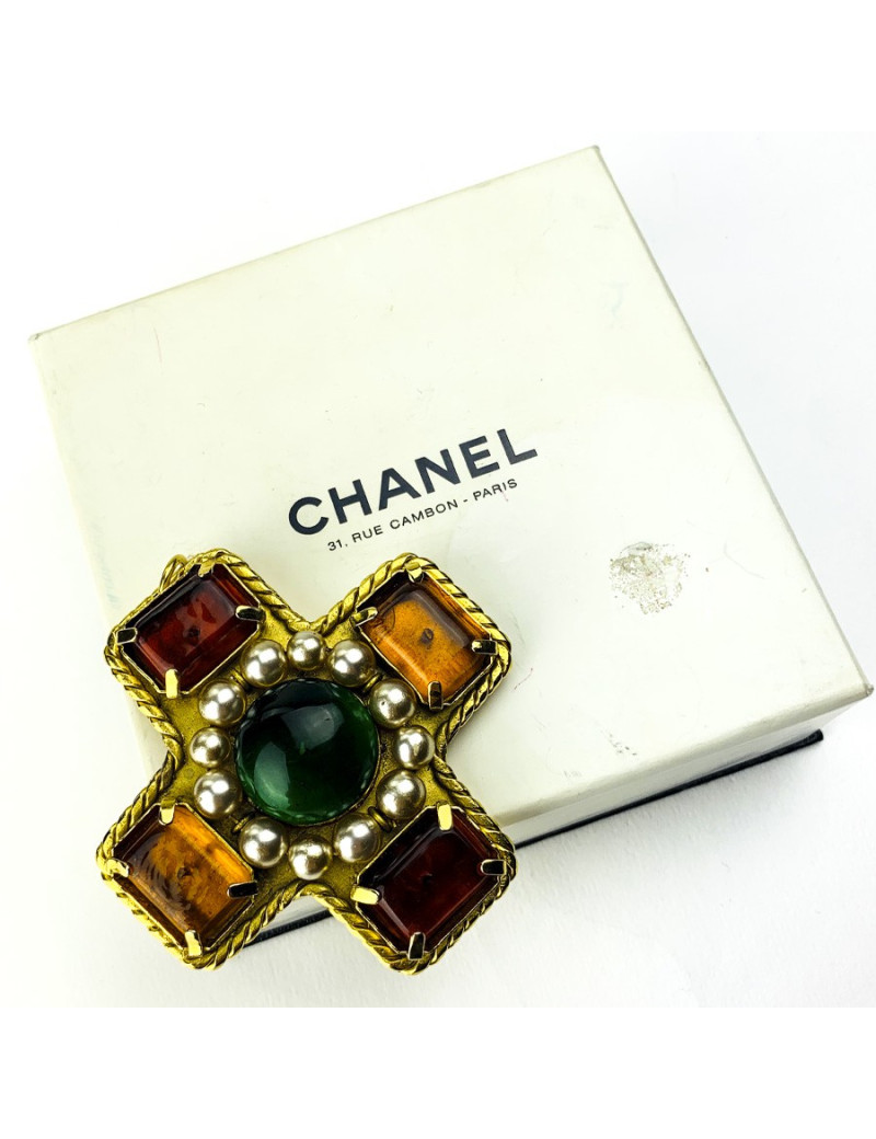 Broche Couture CHANEL en pâte de verre Vintage