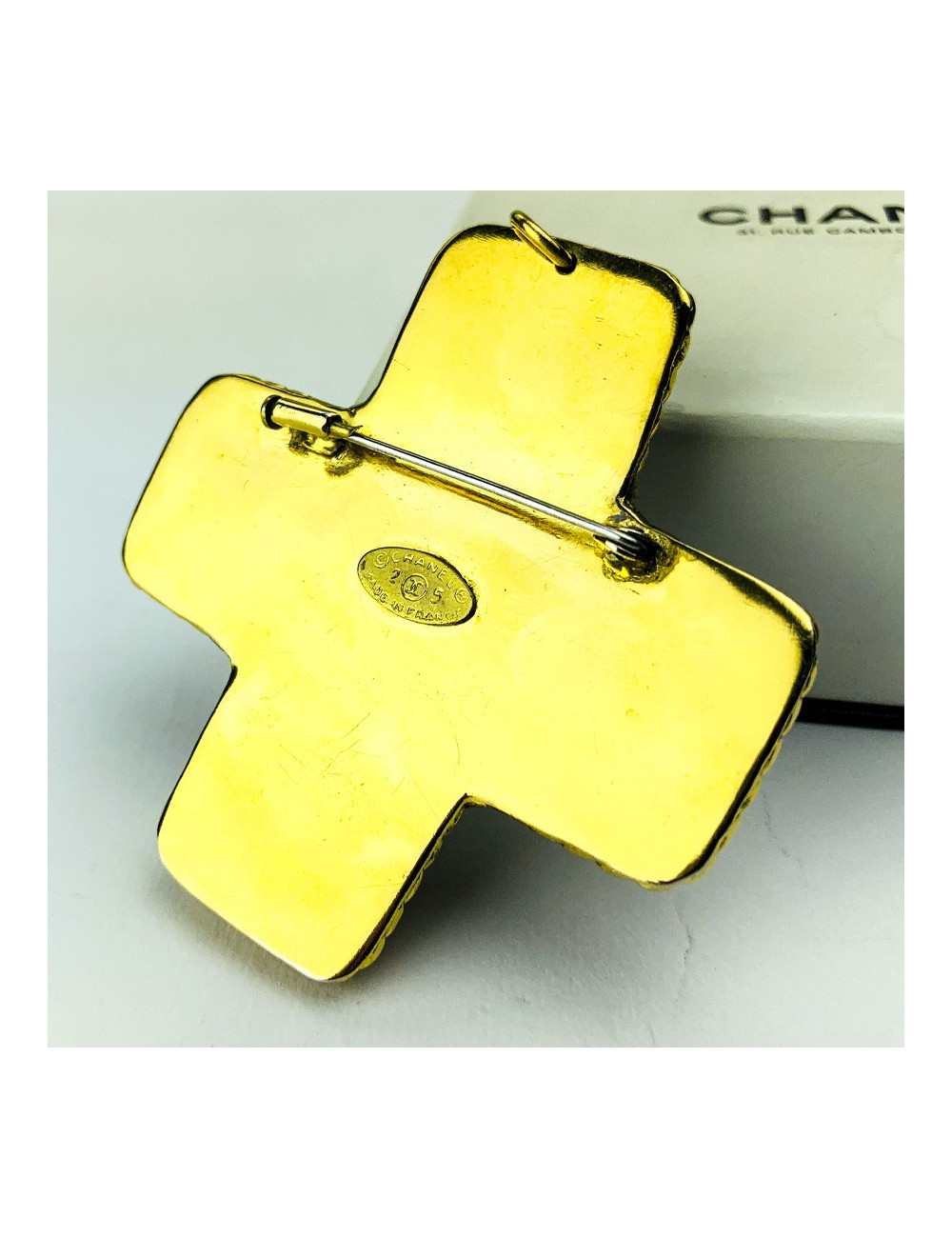 Broche Couture CHANEL en pâte de verre Vintage