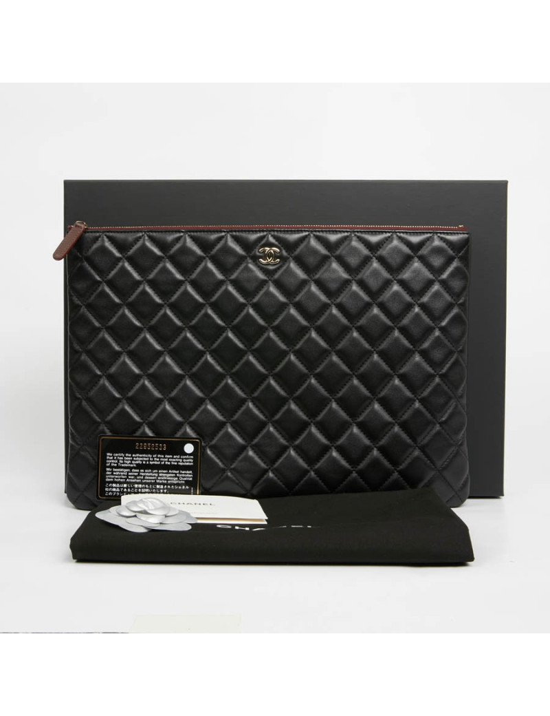 Porte documents CHANEL cuir d'agneau matelassé noir