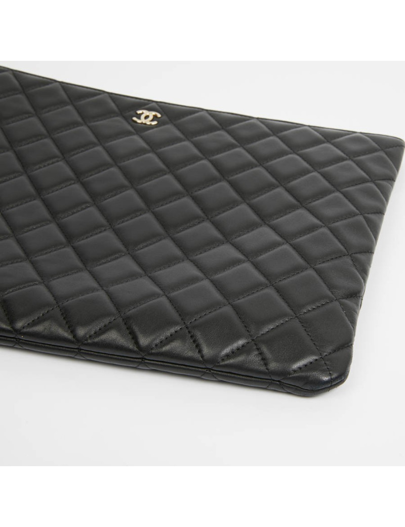 Porte documents CHANEL cuir d'agneau matelassé noir