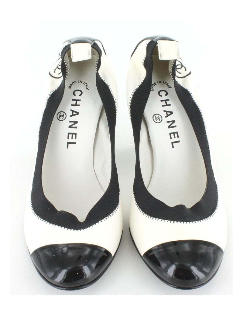 Escarpins CHANEL en cuir noir et blanc style ballerine T 36,5