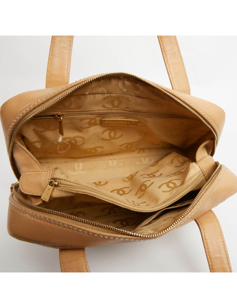 Cabas CHANEL beige cuir matelassé